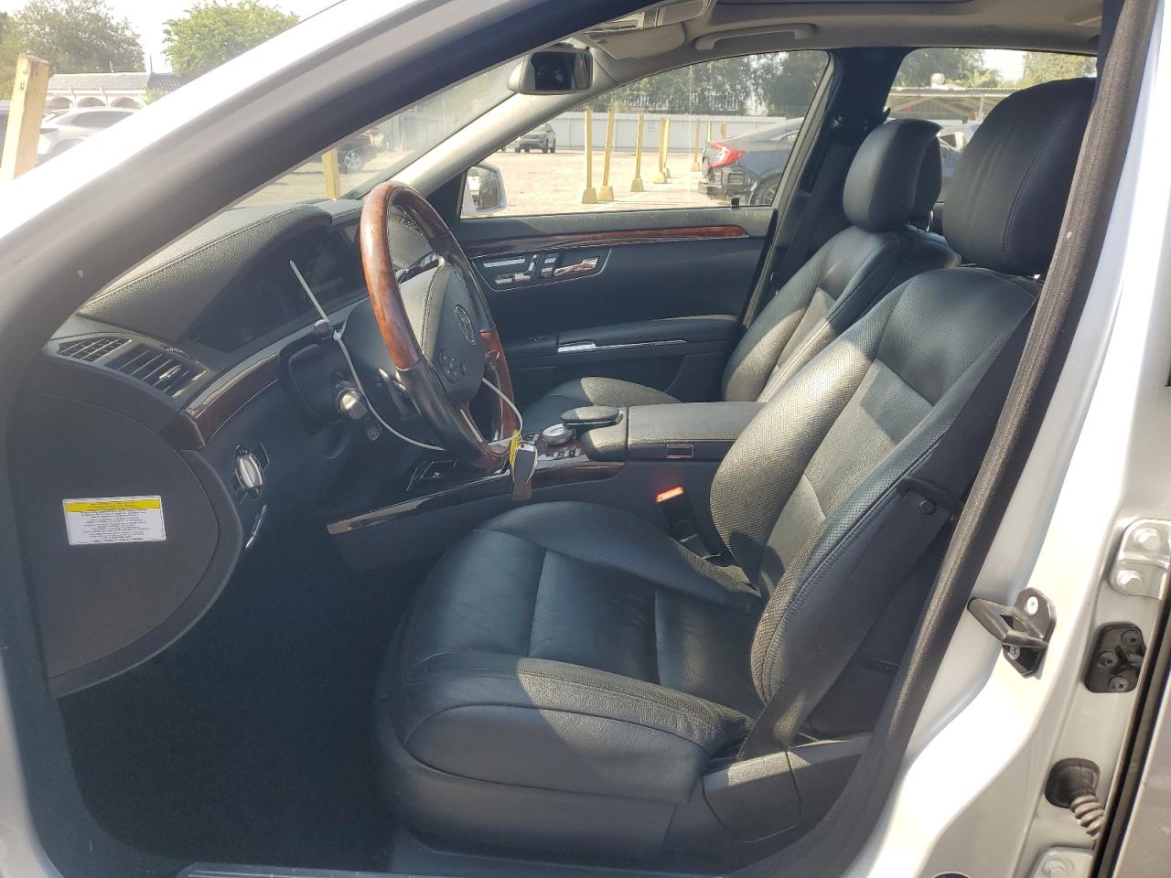2011 Mercedes-Benz S 400 VIN: WDDNG9FB5BA386853 Lot: 63344115