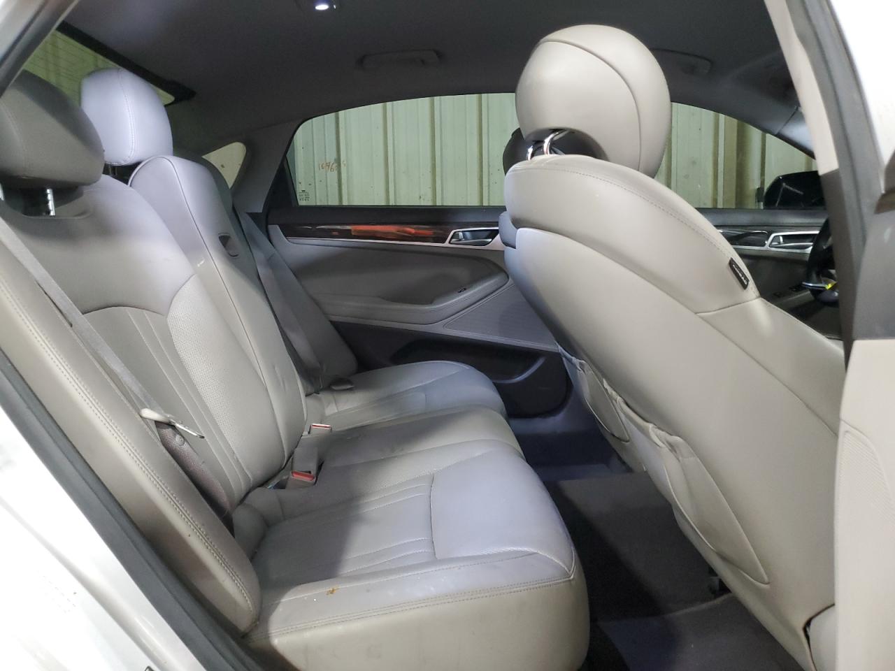 2015 Hyundai Genesis 3.8L VIN: KMHGN4JE8FU091758 Lot: 64028005