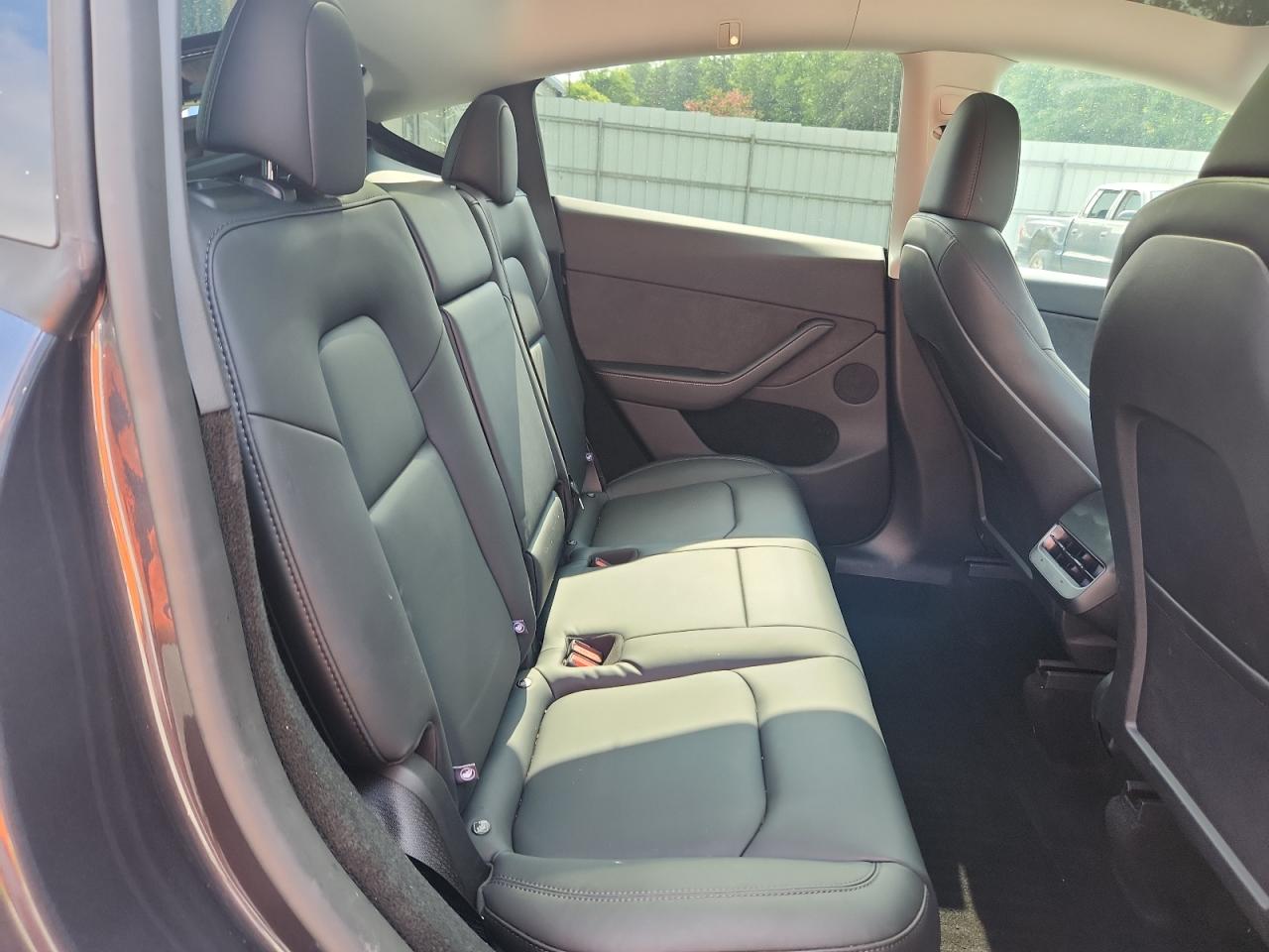 2024 Tesla Model Y VIN: 7SAYGDEF9RA322556 Lot: 64662035