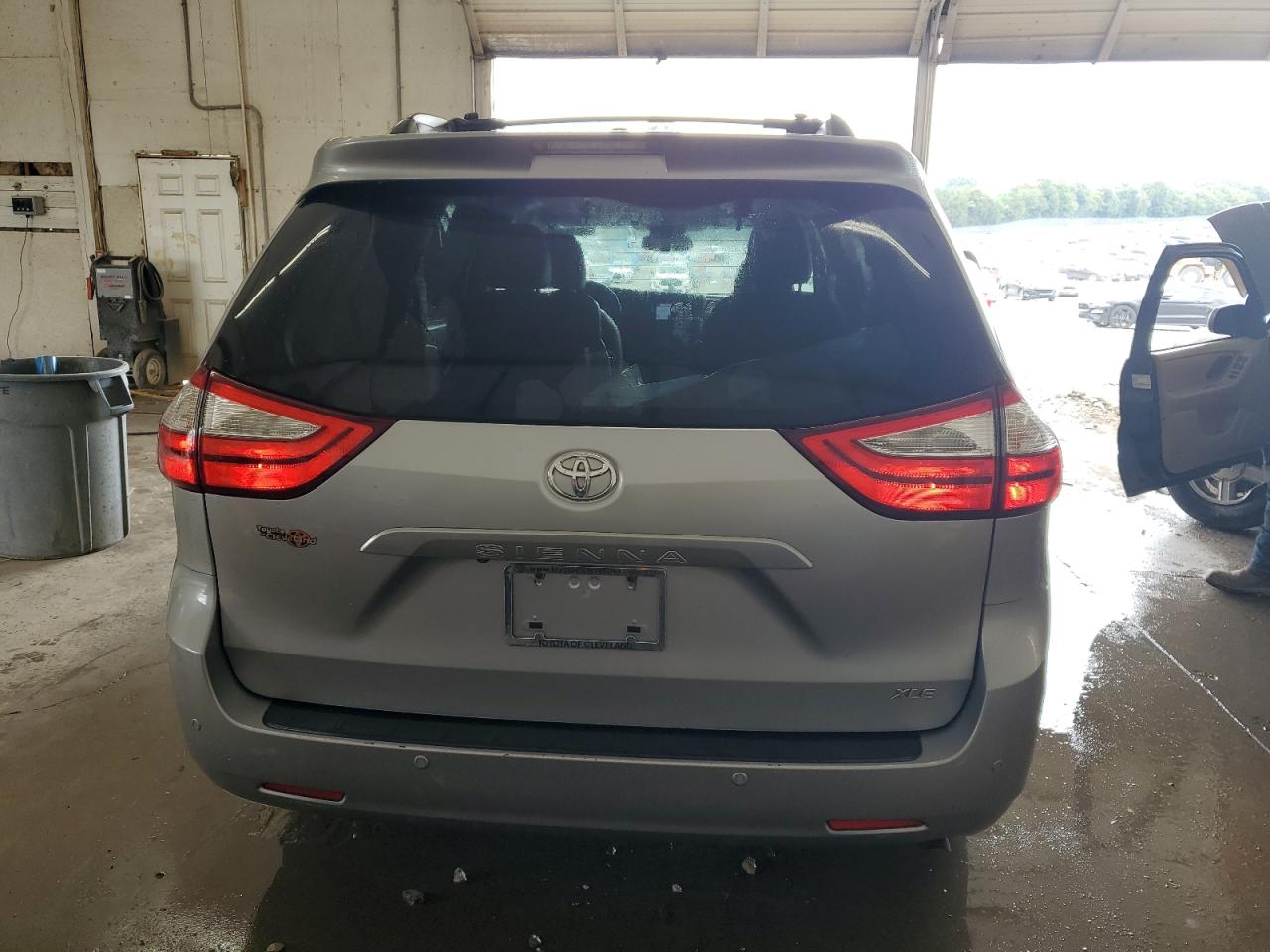 2016 Toyota Sienna Xle VIN: 5TDYK3DCXGS738530 Lot: 61944505