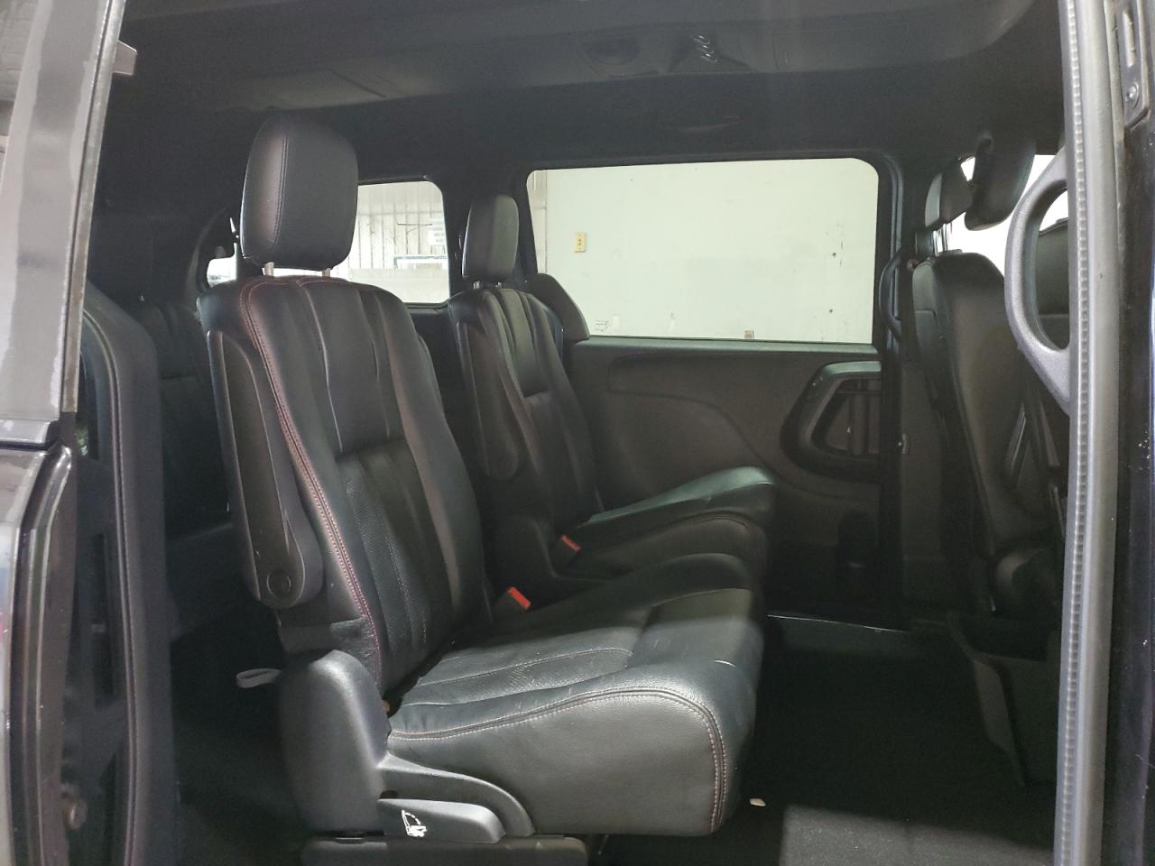 2016 Dodge Grand Caravan R/T VIN: 2C4RDGEG5GR329965 Lot: 65397875