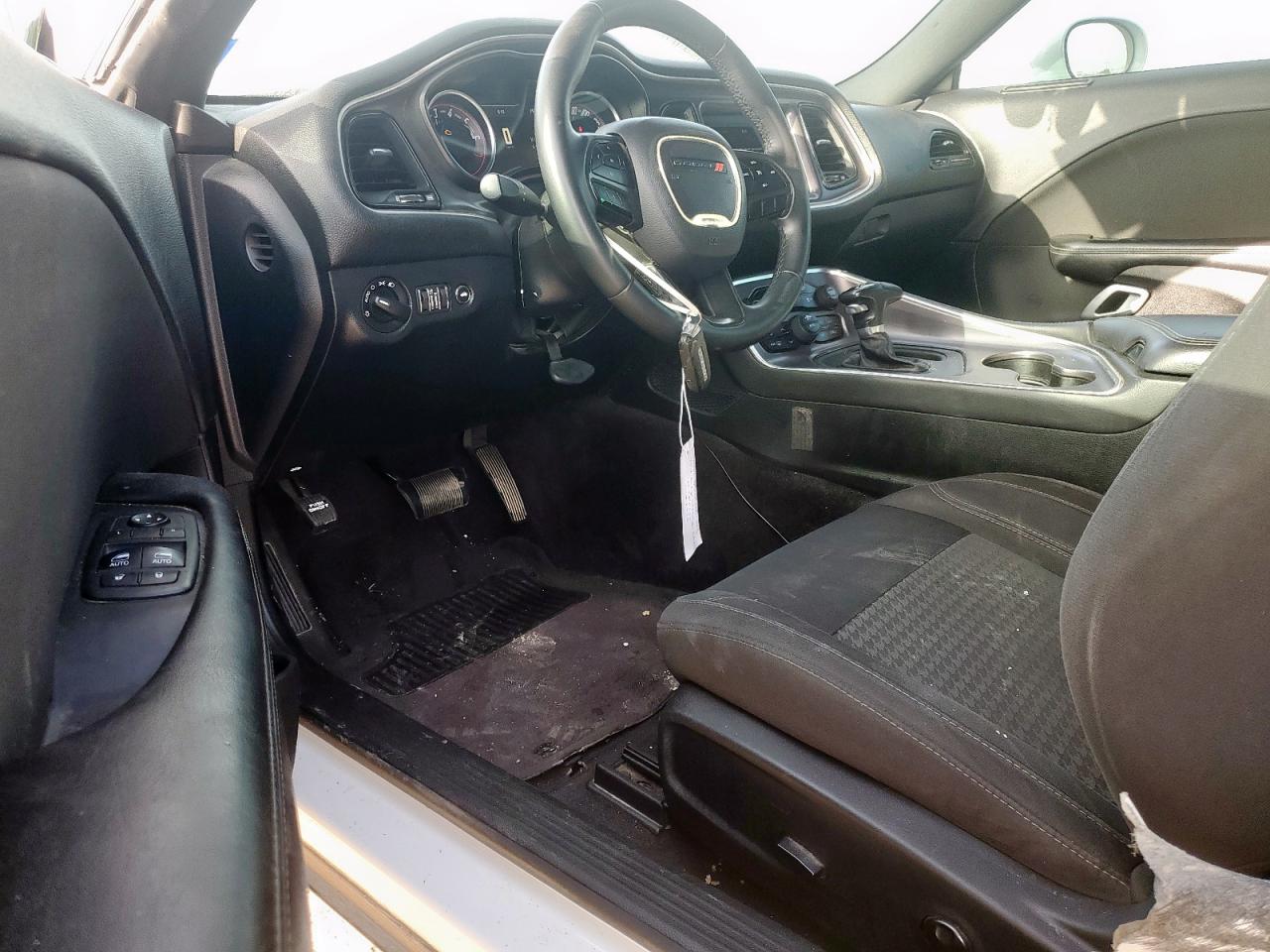 2018 Dodge Challenger Sxt VIN: 2C3CDZAG8JH138579 Lot: 62930725