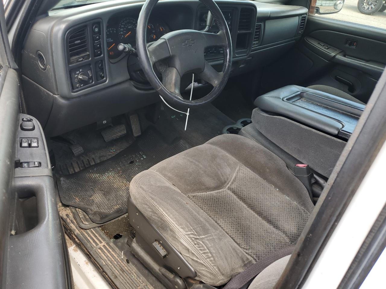 2005 Chevrolet Silverado K1500 VIN: 1GCEK19Z65Z124722 Lot: 64414395