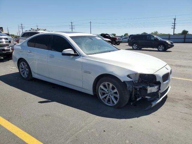  BMW 5 SERIES 2016 Белы