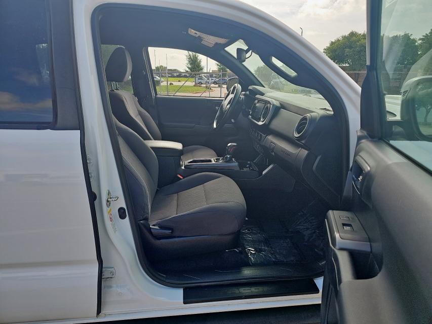  TOYOTA TACOMA 2019 Biały