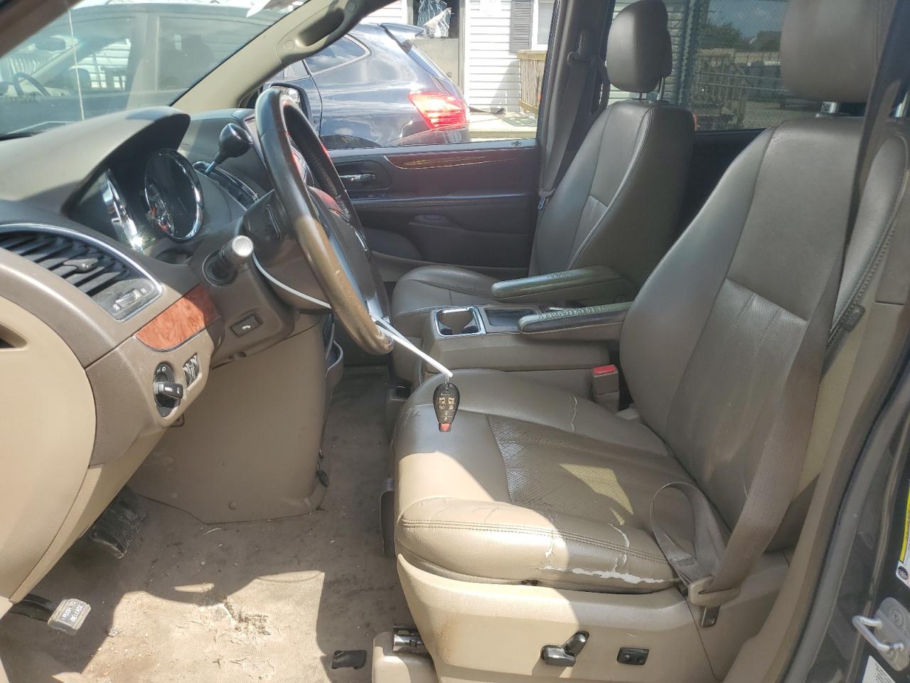 2011 Chrysler Town & Country Touring L VIN: 2A4RR8DG5BR619408 Lot: 64284135