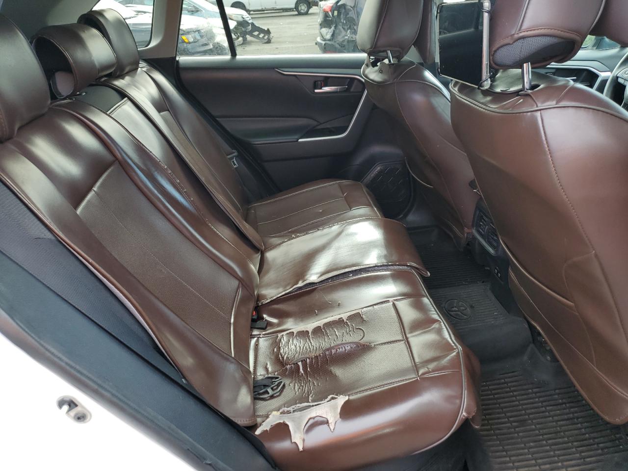 2020 Toyota Rav4 Xle VIN: 4T3RWRFV1LU003535 Lot: 64104465