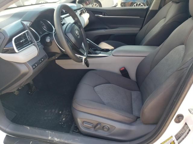  TOYOTA CAMRY 2018 Белы