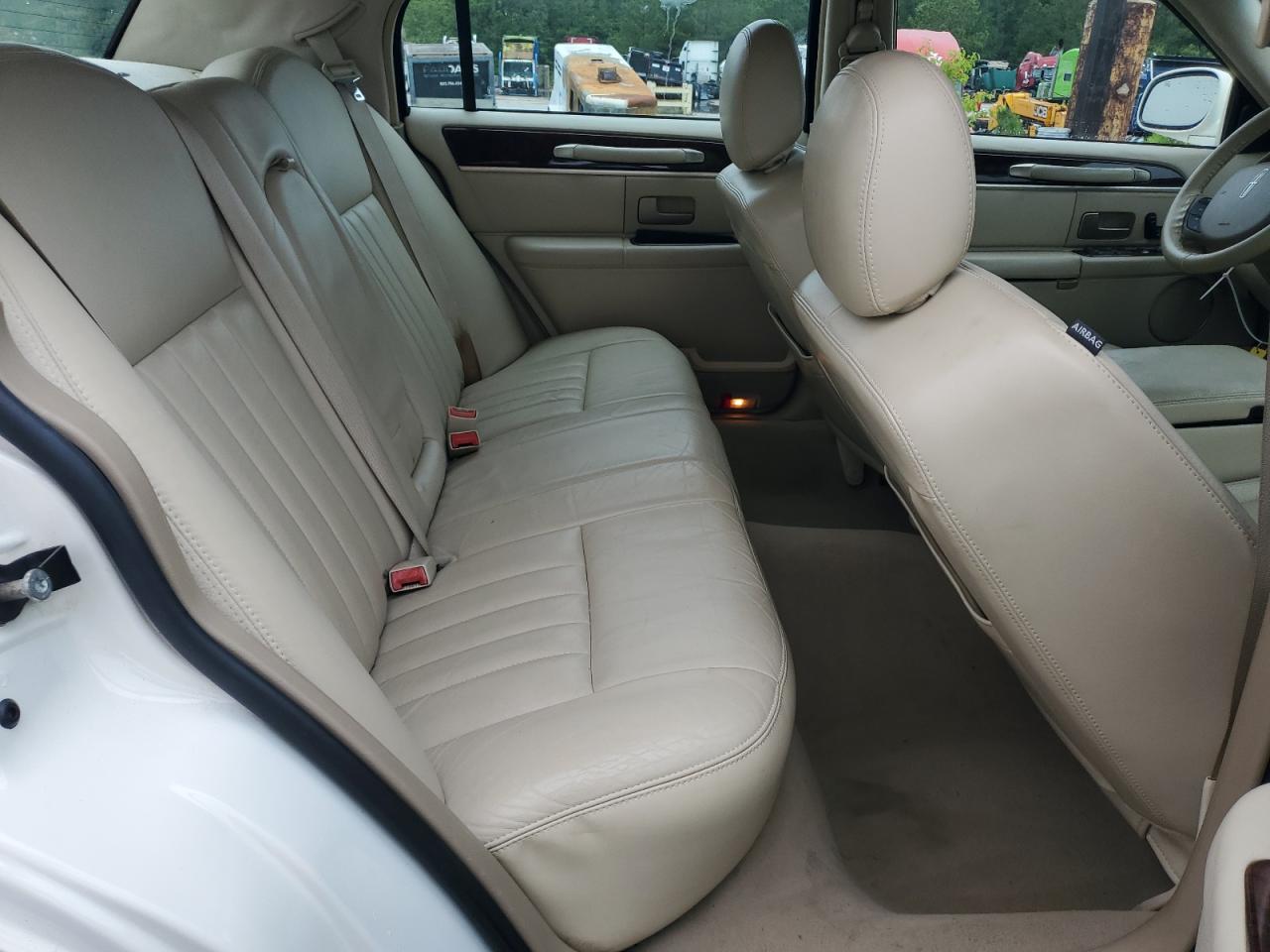 2007 Lincoln Town Car Signature VIN: 1LNHM81W97Y600466 Lot: 64204675