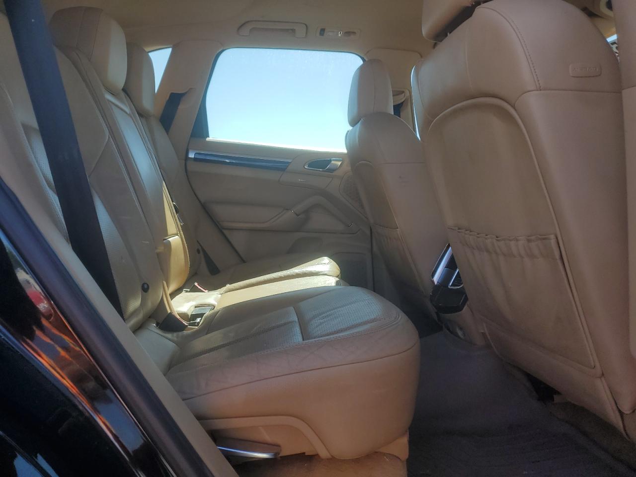 2011 Porsche Cayenne S VIN: WP1AB2A2XBLA53699 Lot: 65244025
