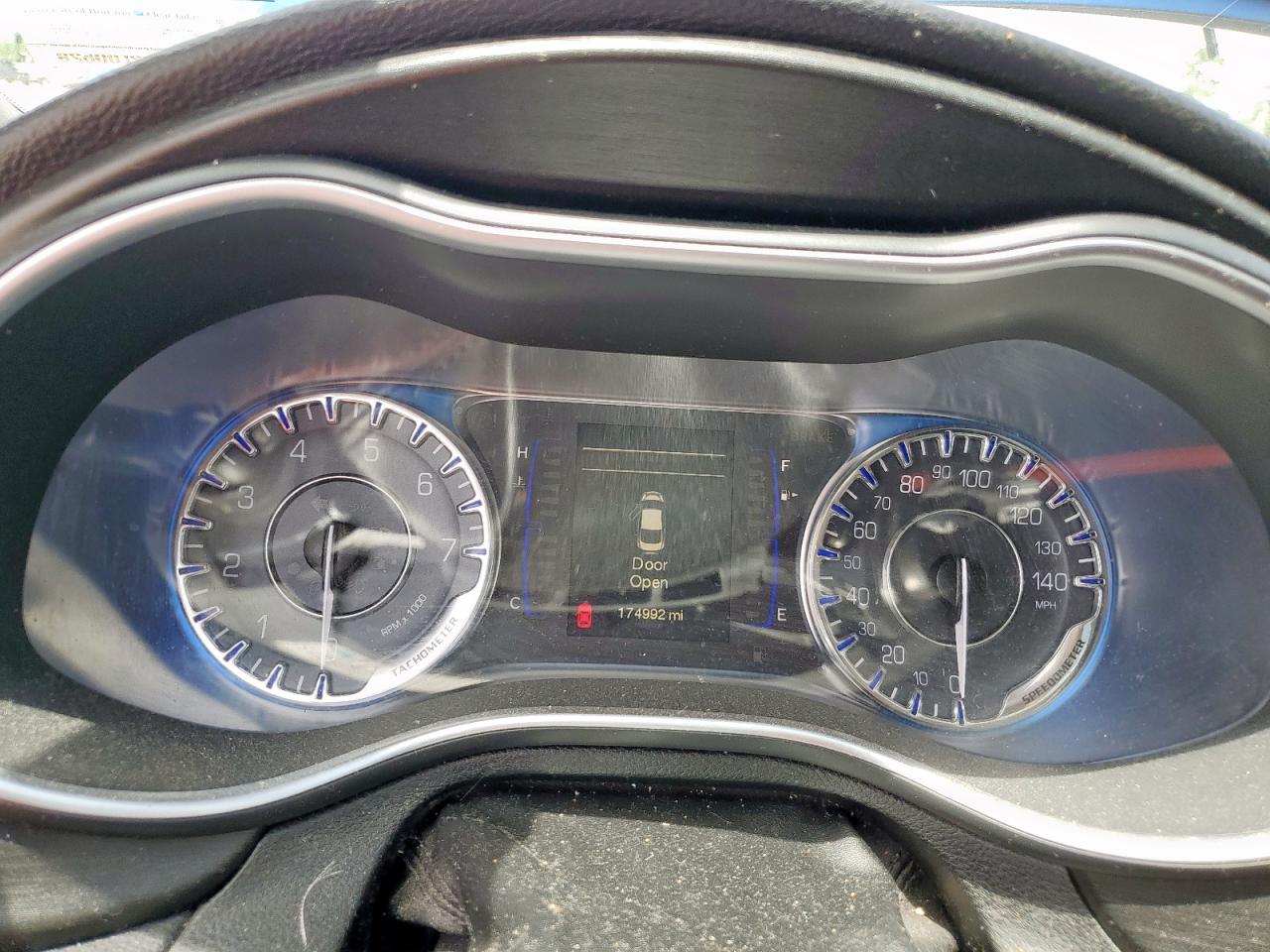 2015 Chrysler 200 Limited VIN: 1C3CCCAB4FN625054 Lot: 64239455