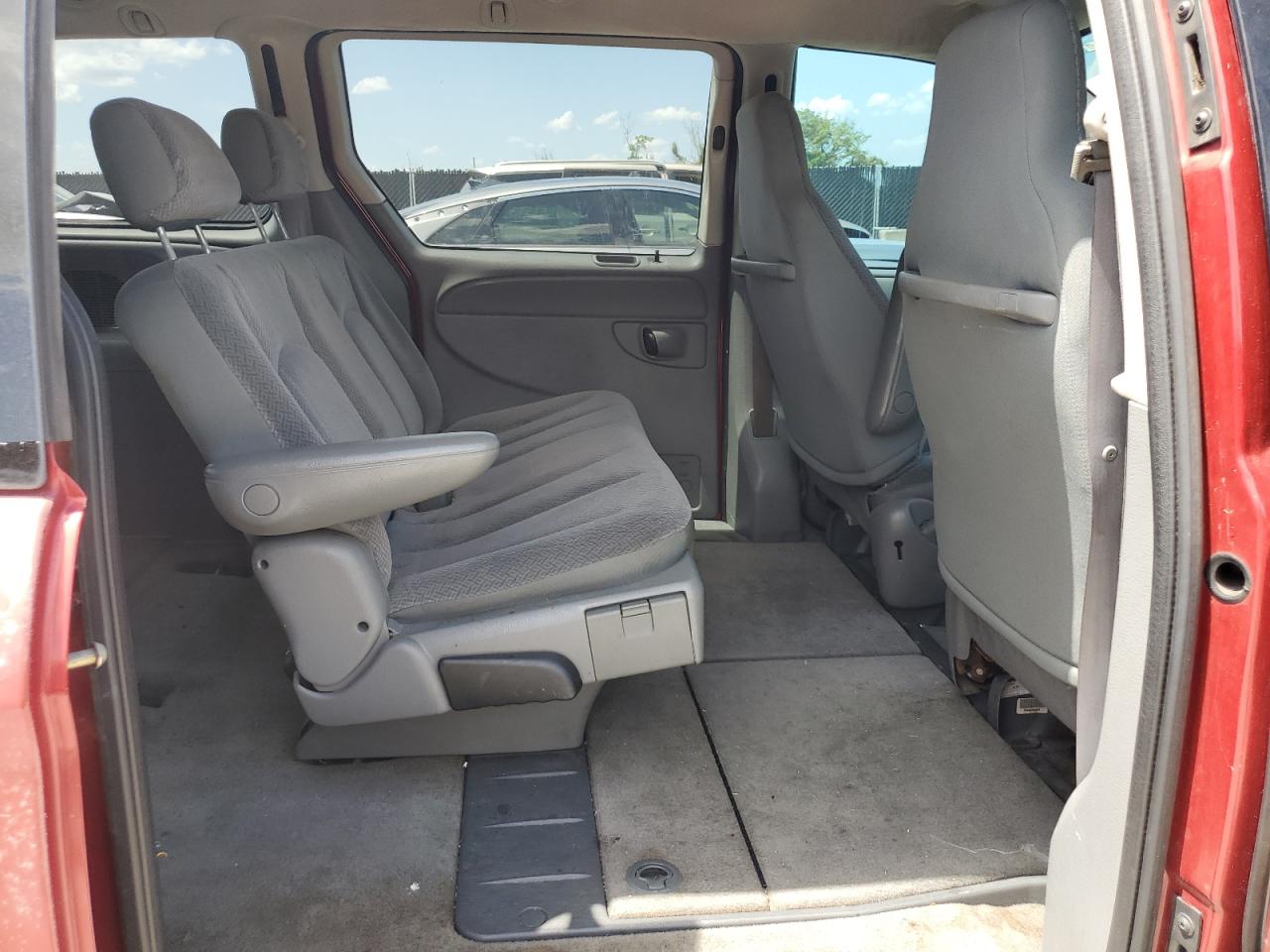 2005 Dodge Grand Caravan Sxt VIN: 2D4GP44LX5R361550 Lot: 62677915