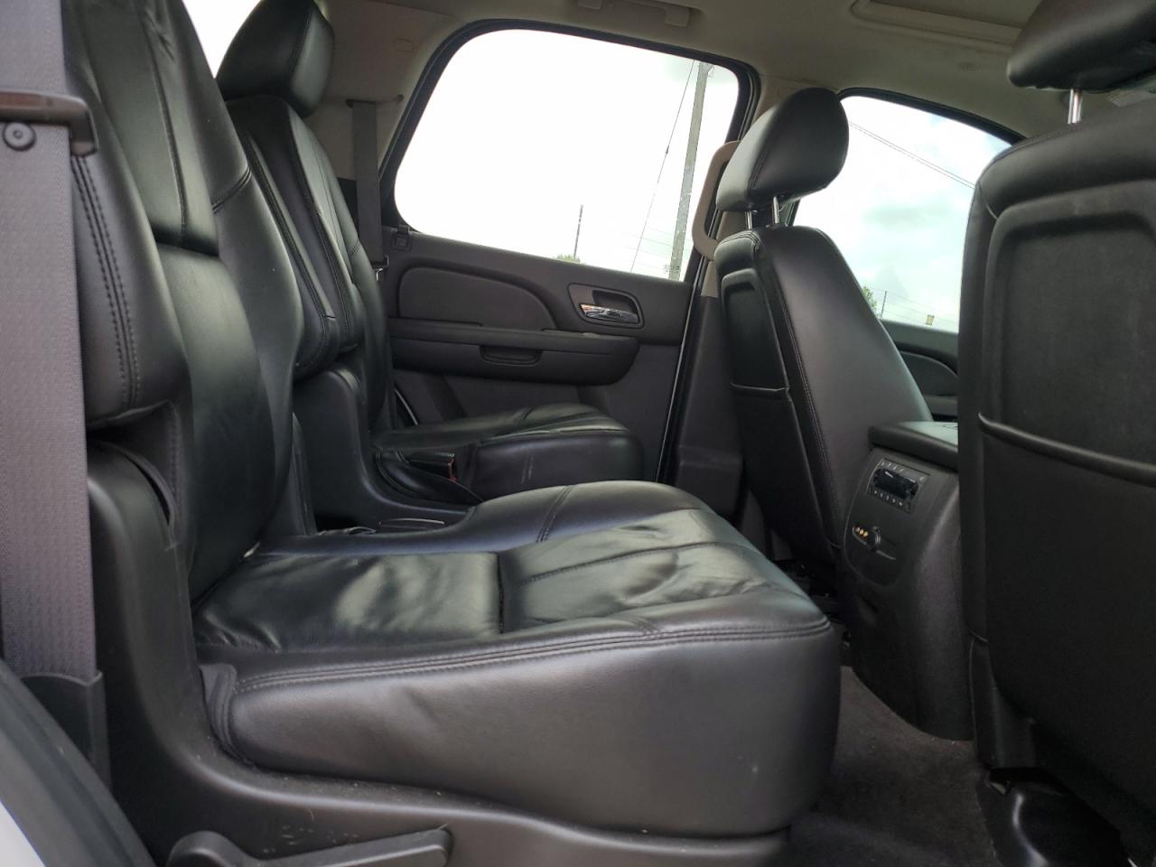 2013 Chevrolet Tahoe K1500 Lt VIN: 1GNSKBE04DR137880 Lot: 64996945