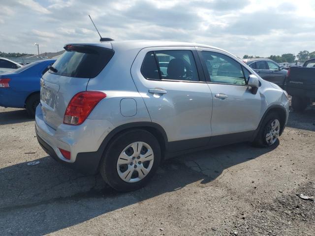  CHEVROLET TRAX 2018 Srebrny