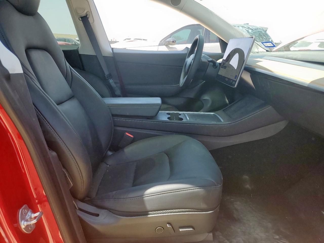 2021 Tesla Model Y VIN: 5YJYGAEE2MF180825 Lot: 64025485