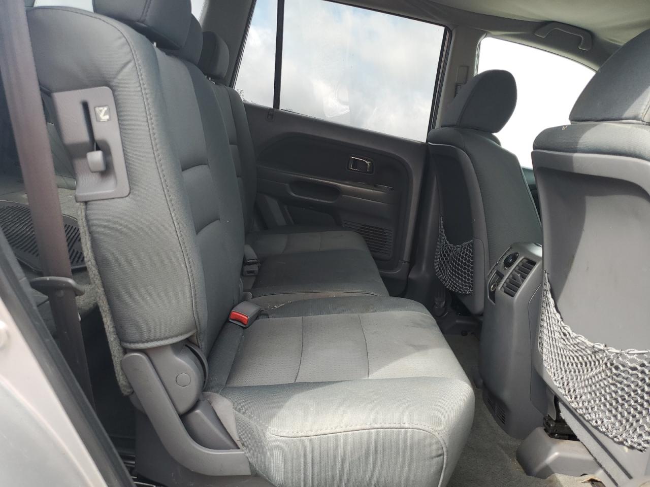2007 Honda Pilot Lx VIN: 5FNYF28147B007166 Lot: 64746615