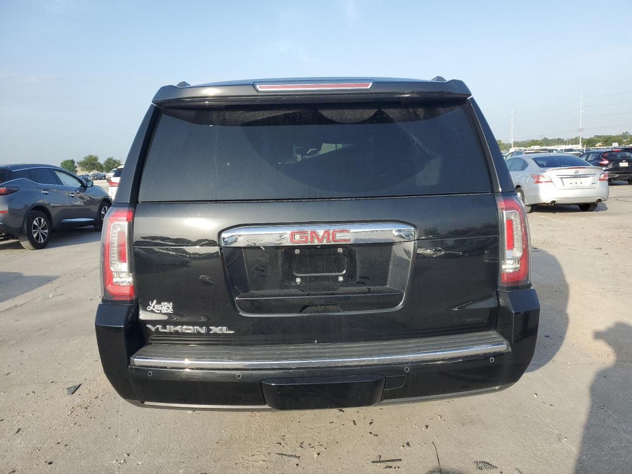 2020 GMC Yukon Xl Denali VIN: 1GKS1HKJ2LR117402 Lot: 63344925