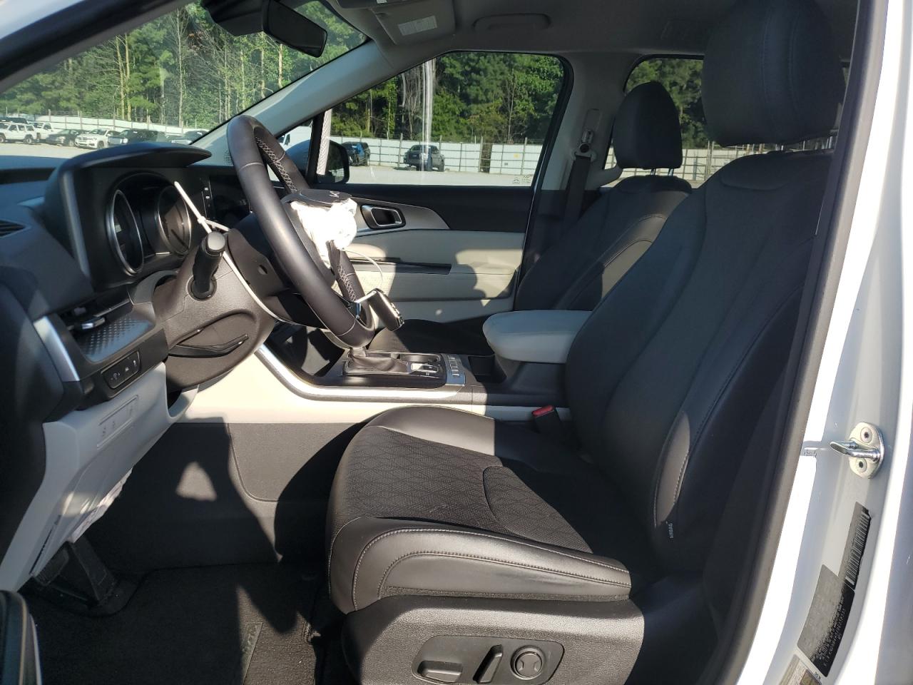 2024 Kia Carnival Lx VIN: KNDNB4H3XR6358335 Lot: 64273745