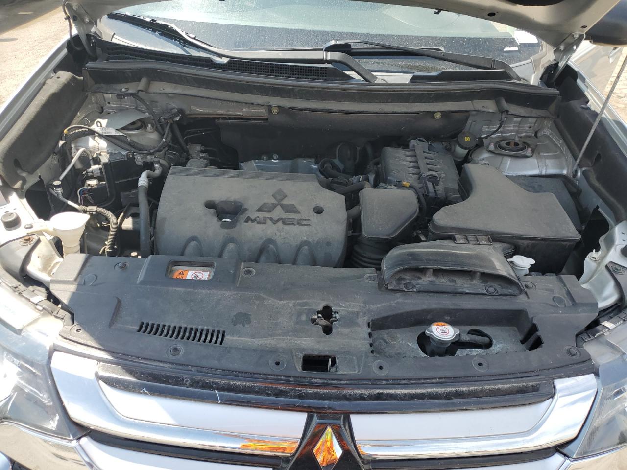 2018 Mitsubishi Outlander Es VIN: JA4AD2A38JZ017889 Lot: 65189255
