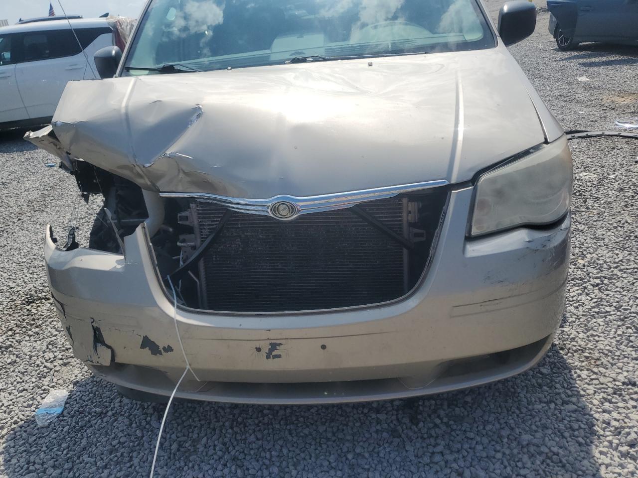 2009 Chrysler Town & Country Lx VIN: 2A8HR44E89R526765 Lot: 64310735