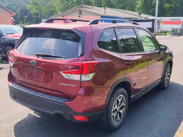  SUBARU FORESTER 2021 Czerwony