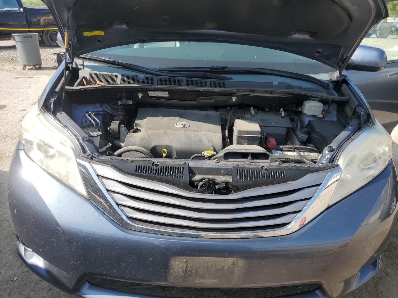 5tdyk3dc2fs577637 5TDYK3DC2FS577637 2015 Toyota Sienna Xle