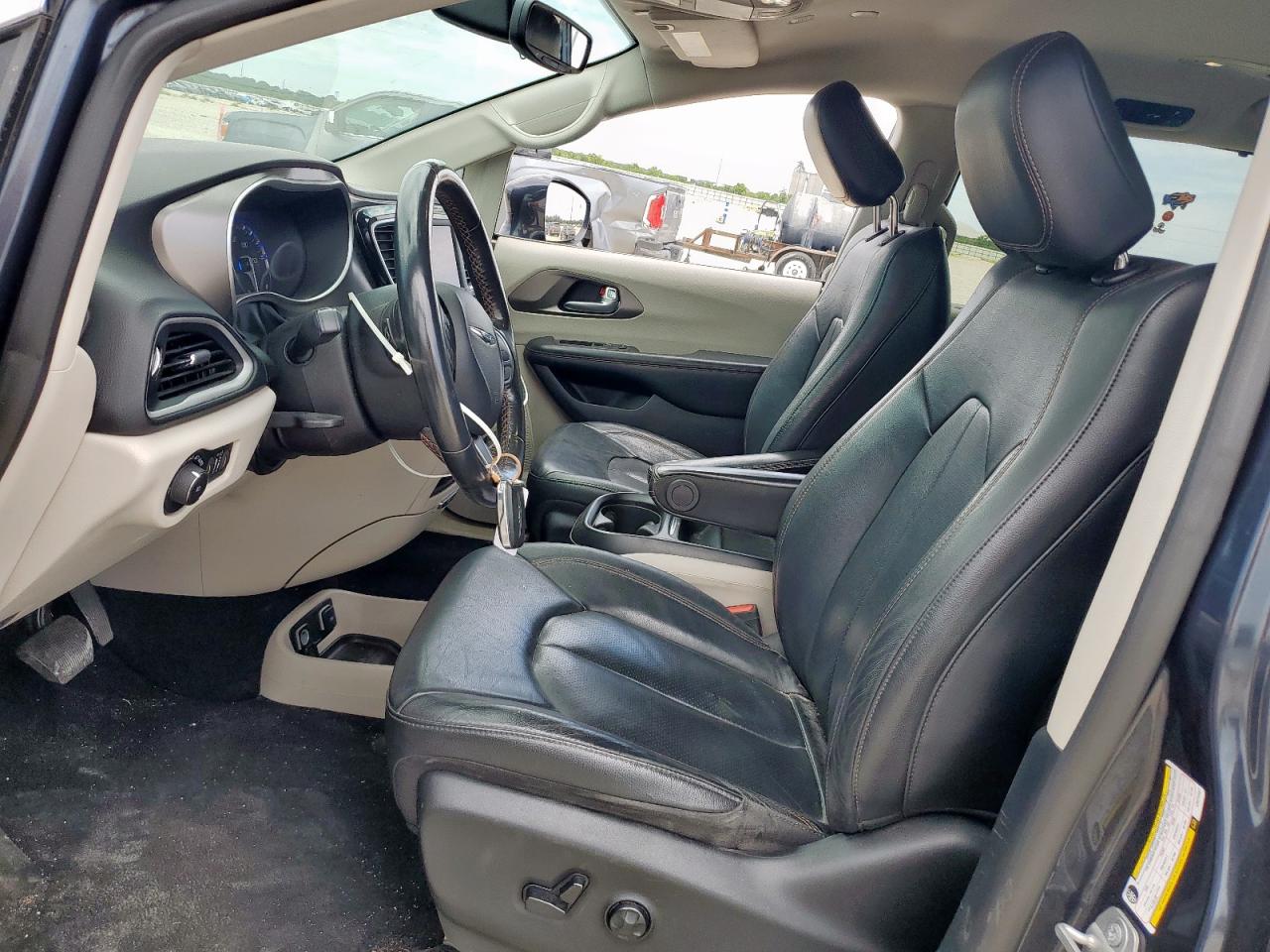 2020 Chrysler Pacifica Touring L VIN: 2C4RC1BG1LR272467 Lot: 65266085