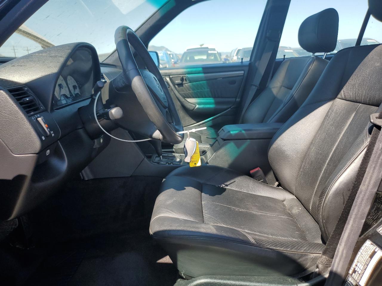 2000 Mercedes-Benz C 280 VIN: WDBHA29G2YA818359 Lot: 66170885