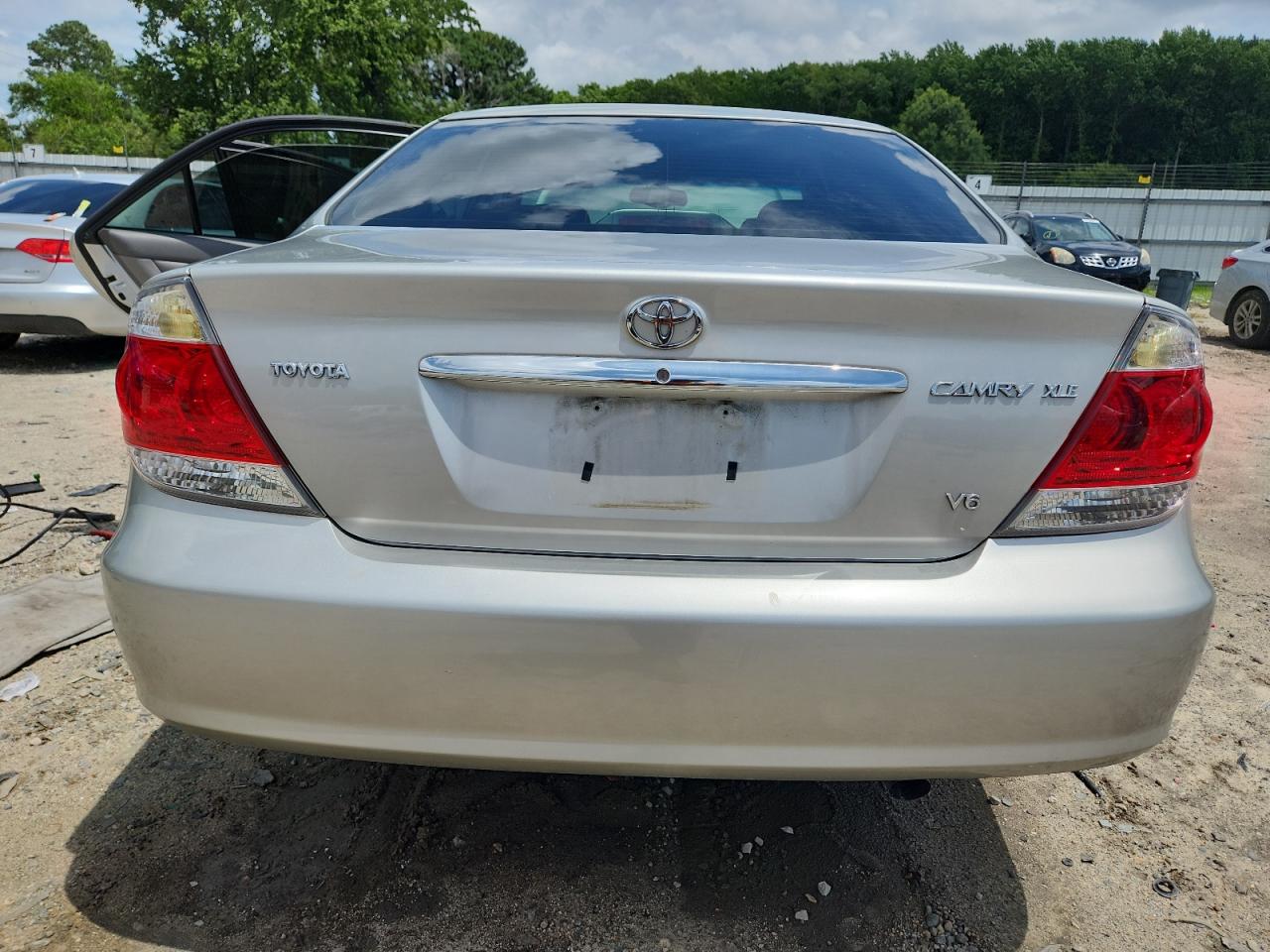 2005 Toyota Camry Le VIN: 4T1BF30K45U096110 Lot: 65138755