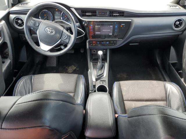 Седаны TOYOTA COROLLA 2017 Серебристый