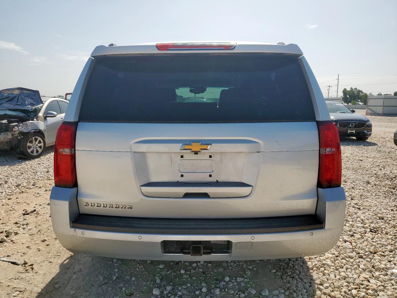 2018 Chevrolet Suburban C1500 Lt VIN: 1GNSCHKC6JR377832 Lot: 63150575