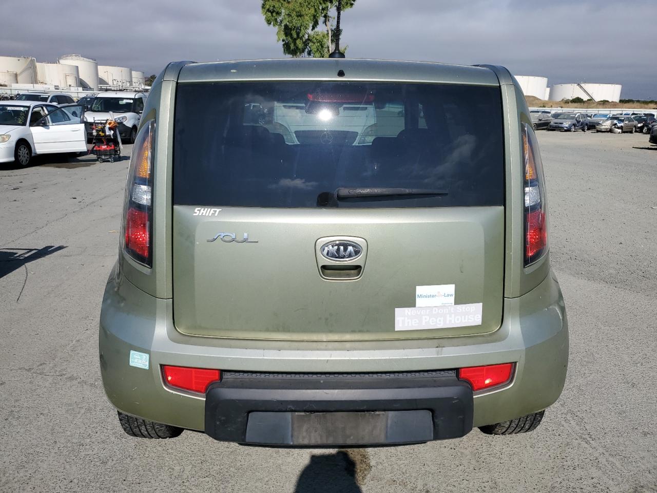 2011 Kia Soul + VIN: KNDJT2A21B7276348 Lot: 64218595