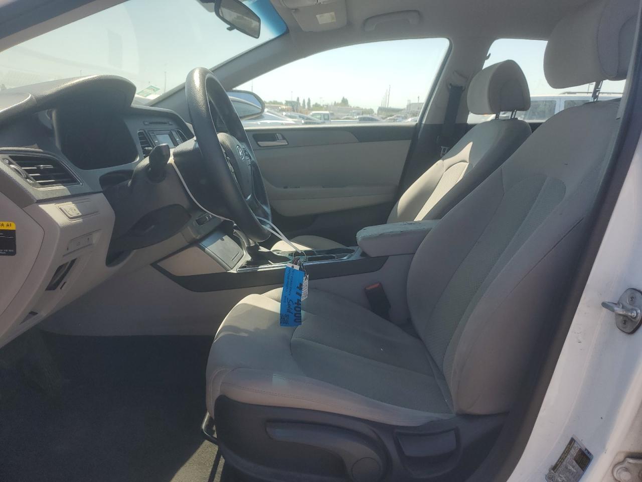 2017 Hyundai Sonata Se VIN: 5NPE24AF1HH592971 Lot: 64702095