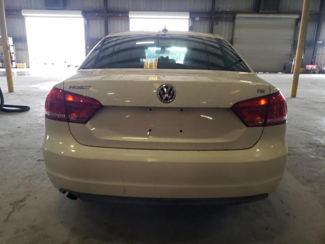 Sedans VOLKSWAGEN PASSAT 2014 Biały