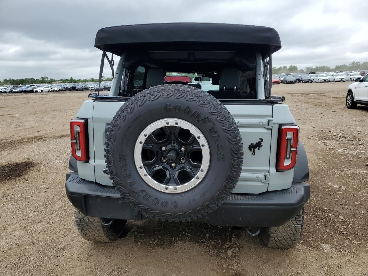 2021 Ford Bronco Base VIN: 1FMEE5DP1MLB00233 Lot: 64839355