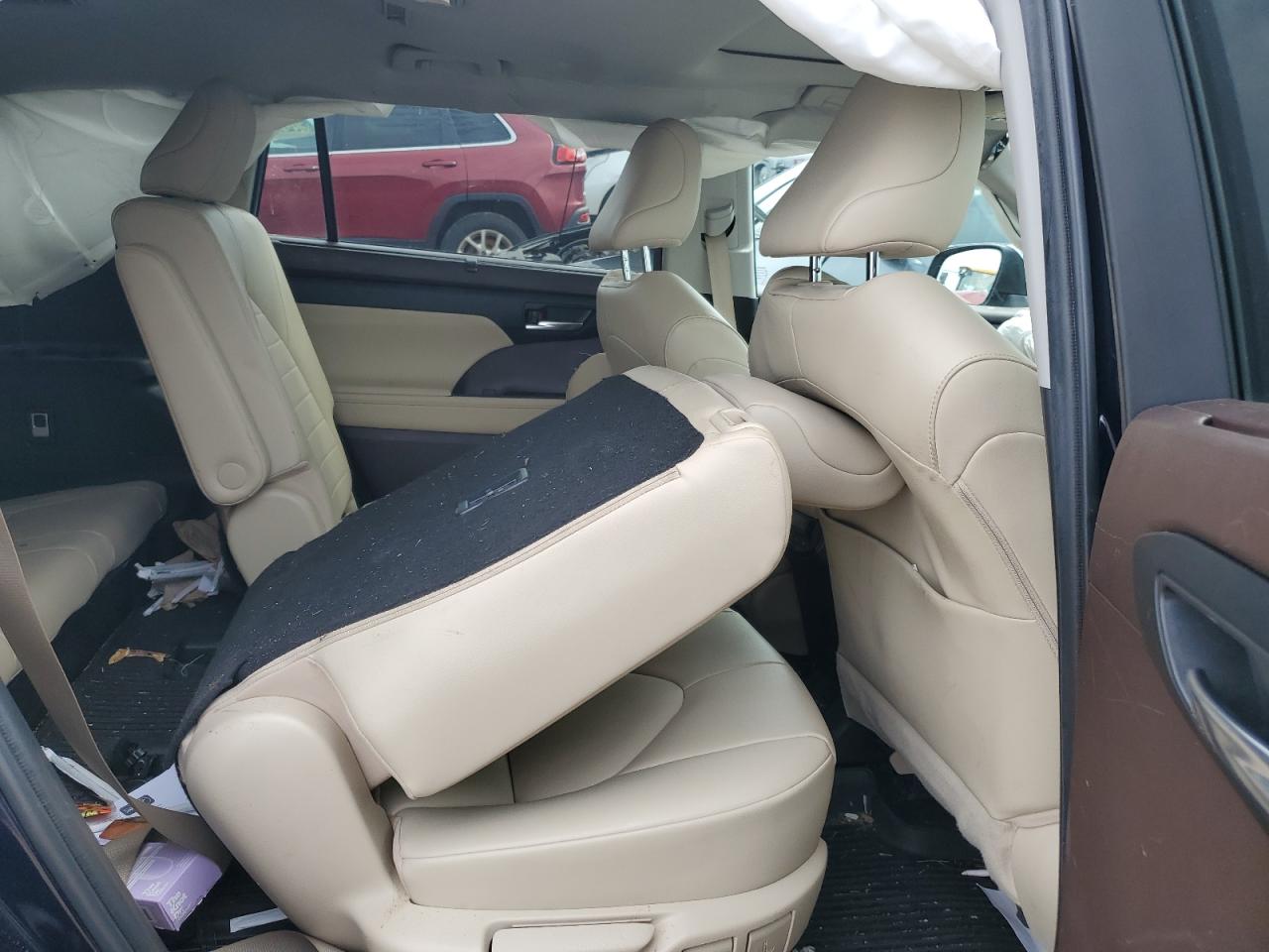 2022 Toyota Highlander Xle VIN: 5TDGZRBH8NS236833 Lot: 67071595