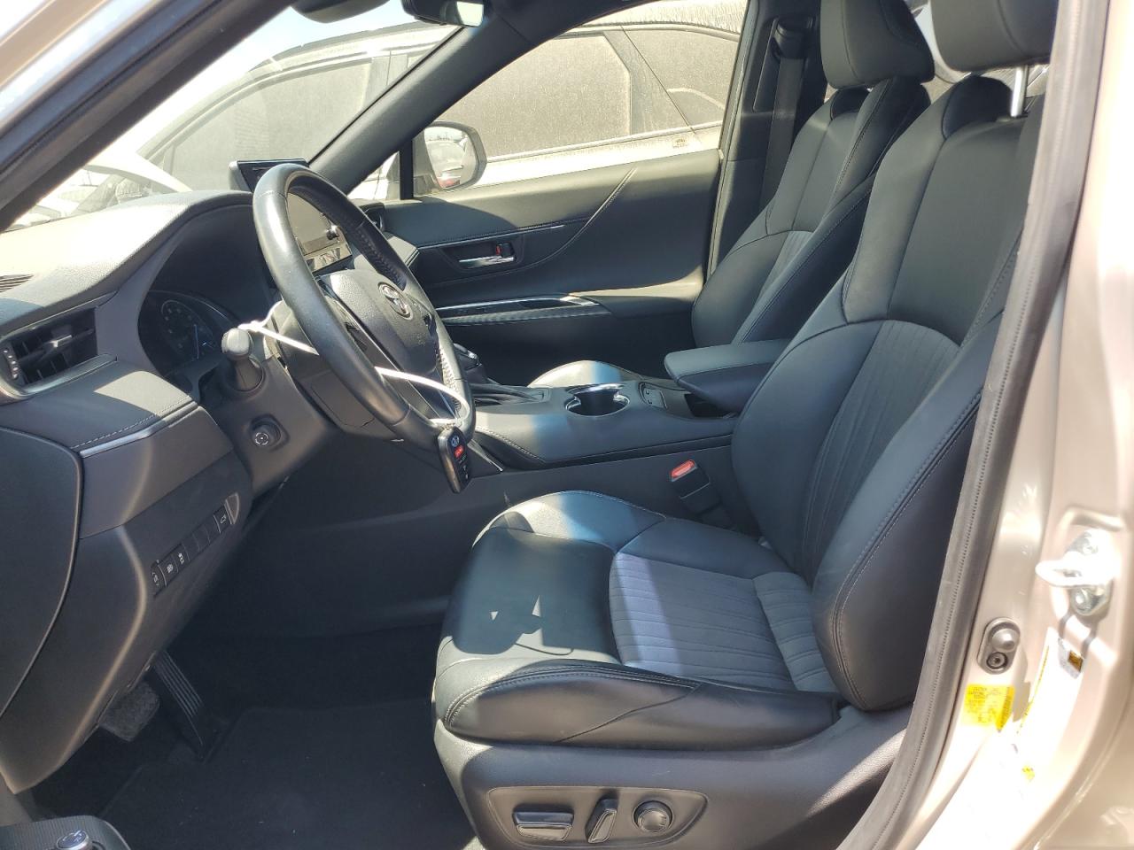 2021 Toyota Venza Le VIN: JTEAAAAHXMJ061363 Lot: 62026985