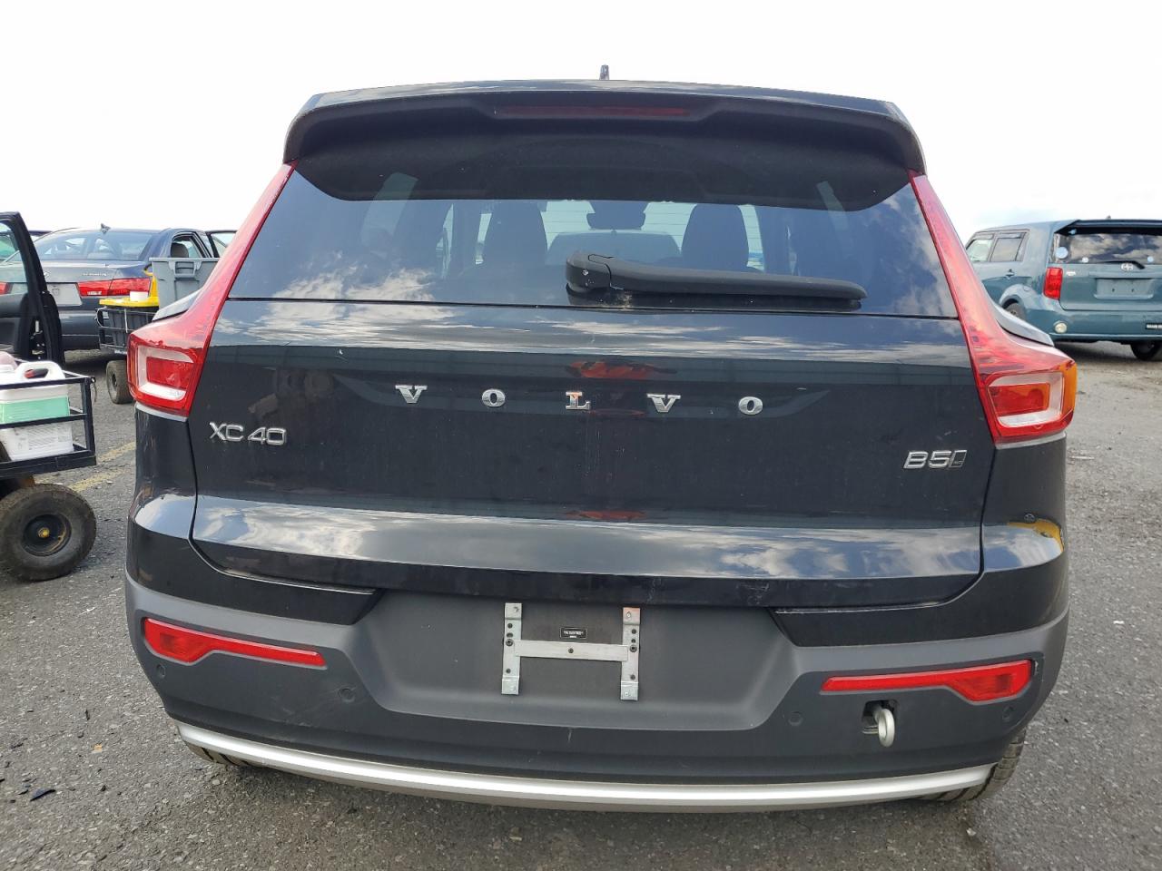 2023 Volvo Xc40 Plus VIN: YV4L12UE5P2962611 Lot: 65142765