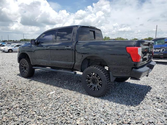  NISSAN TITAN 2018 Czarny