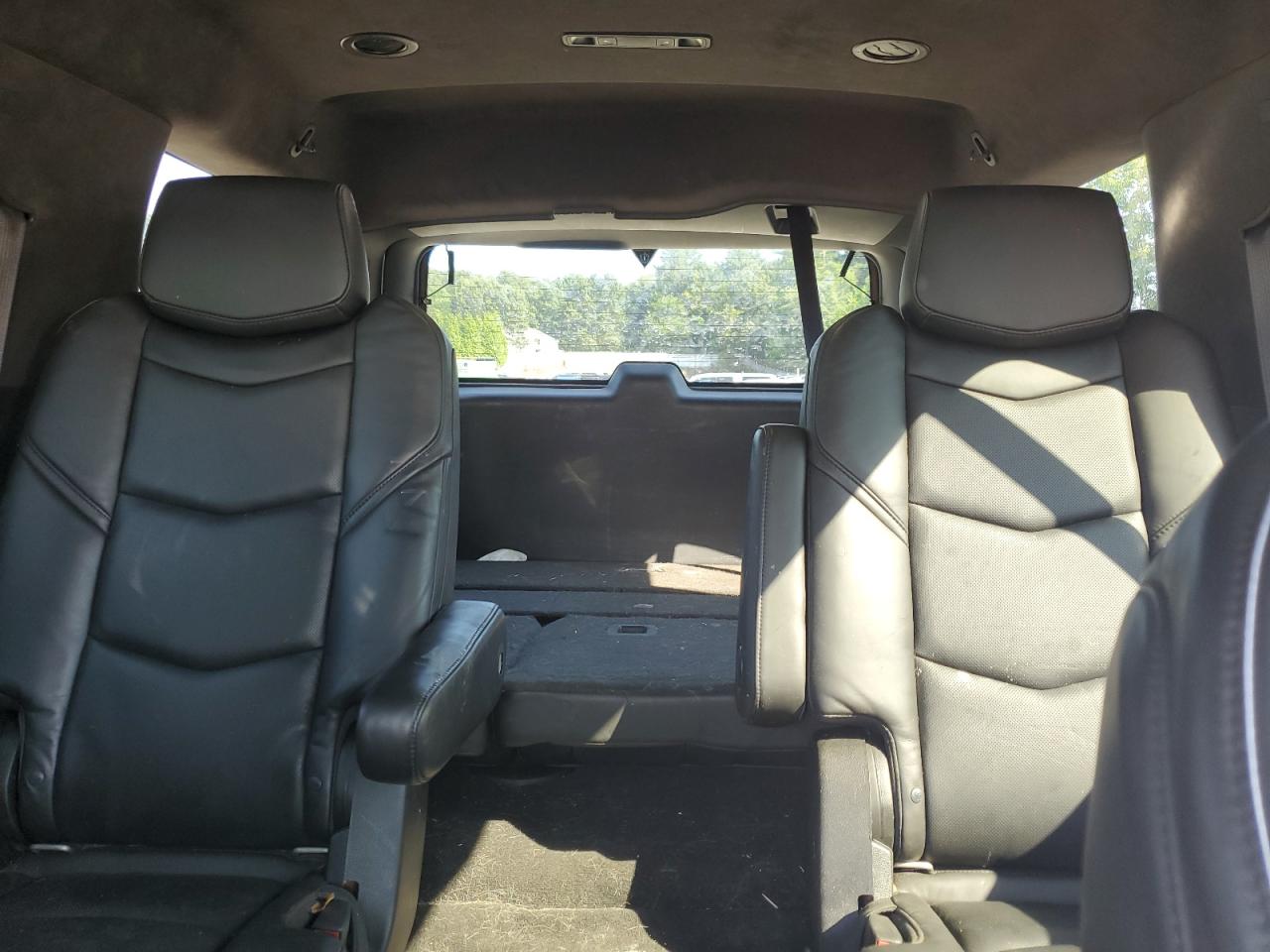 2015 Cadillac Escalade Platinum VIN: 1GYS4PKJ2FR735699 Lot: 65224585