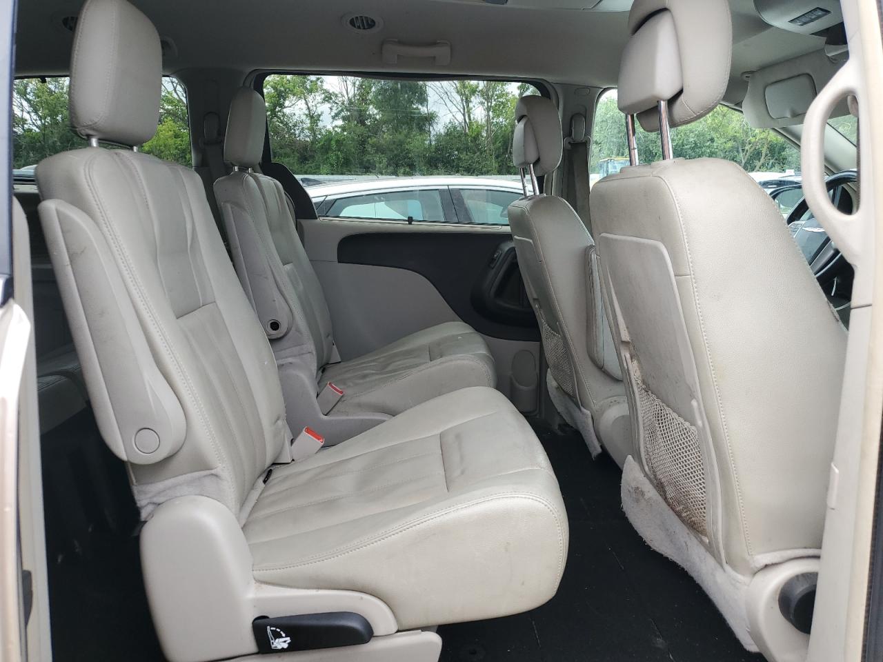 2015 Chrysler Town & Country Touring VIN: 2C4RC1BG7FR596110 Lot: 64843075