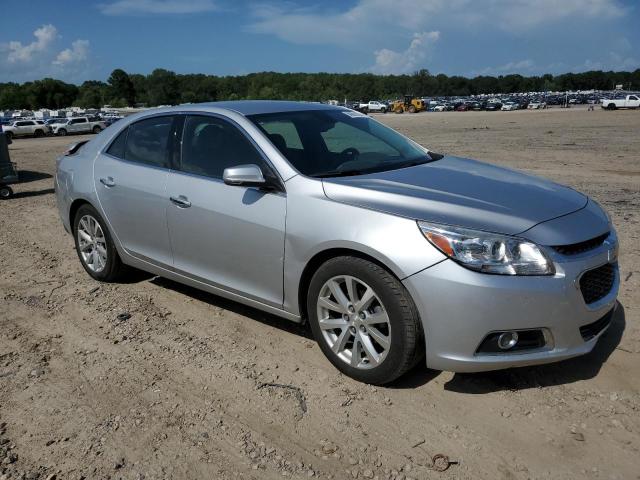 Sedans CHEVROLET MALIBU 2016 Srebrny