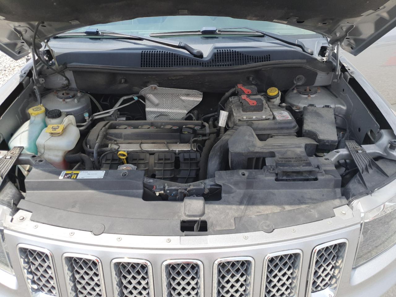 2016 Jeep Compass Latitude VIN: 1C4NJCEA1GD761029 Lot: 64886485