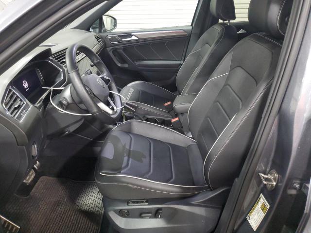  VOLKSWAGEN TIGUAN 2022 Серый
