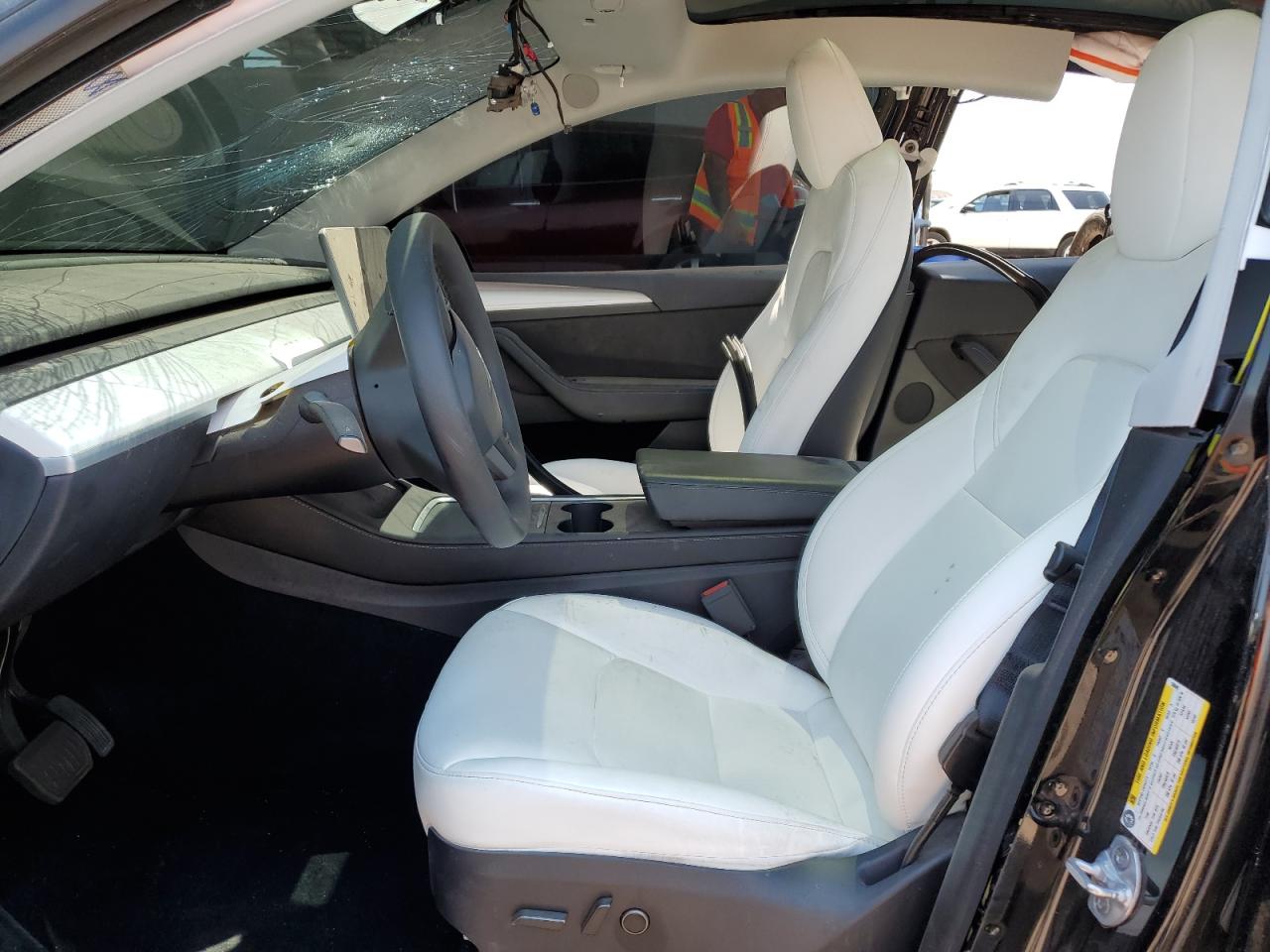 2024 Tesla Model Y VIN: 7SAYGDED7RF130845 Lot: 64043025