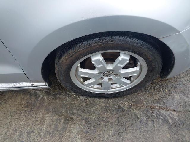 2011 VOLKSWAGEN POLO BLUEM