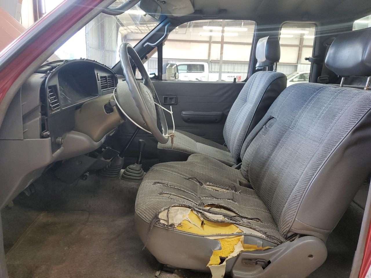 1994 Toyota Pickup 1/2 Ton Extra Long Wheelbase Dx VIN: 4TARN13P3RZ185463 Lot: 64317625