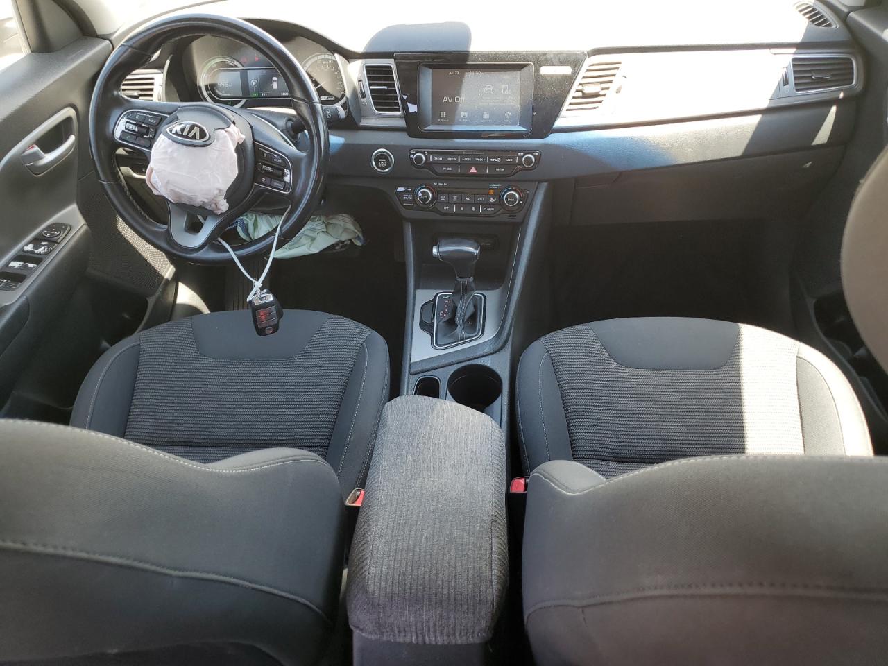 kndcb3lc0j5132839 KNDCB3LC0J5132839 2018 Kia Niro Fe