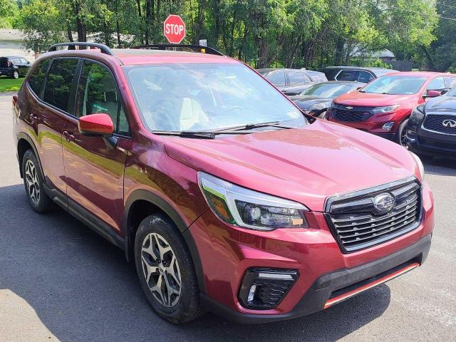 SUBARU FORESTER 2021 Czerwony