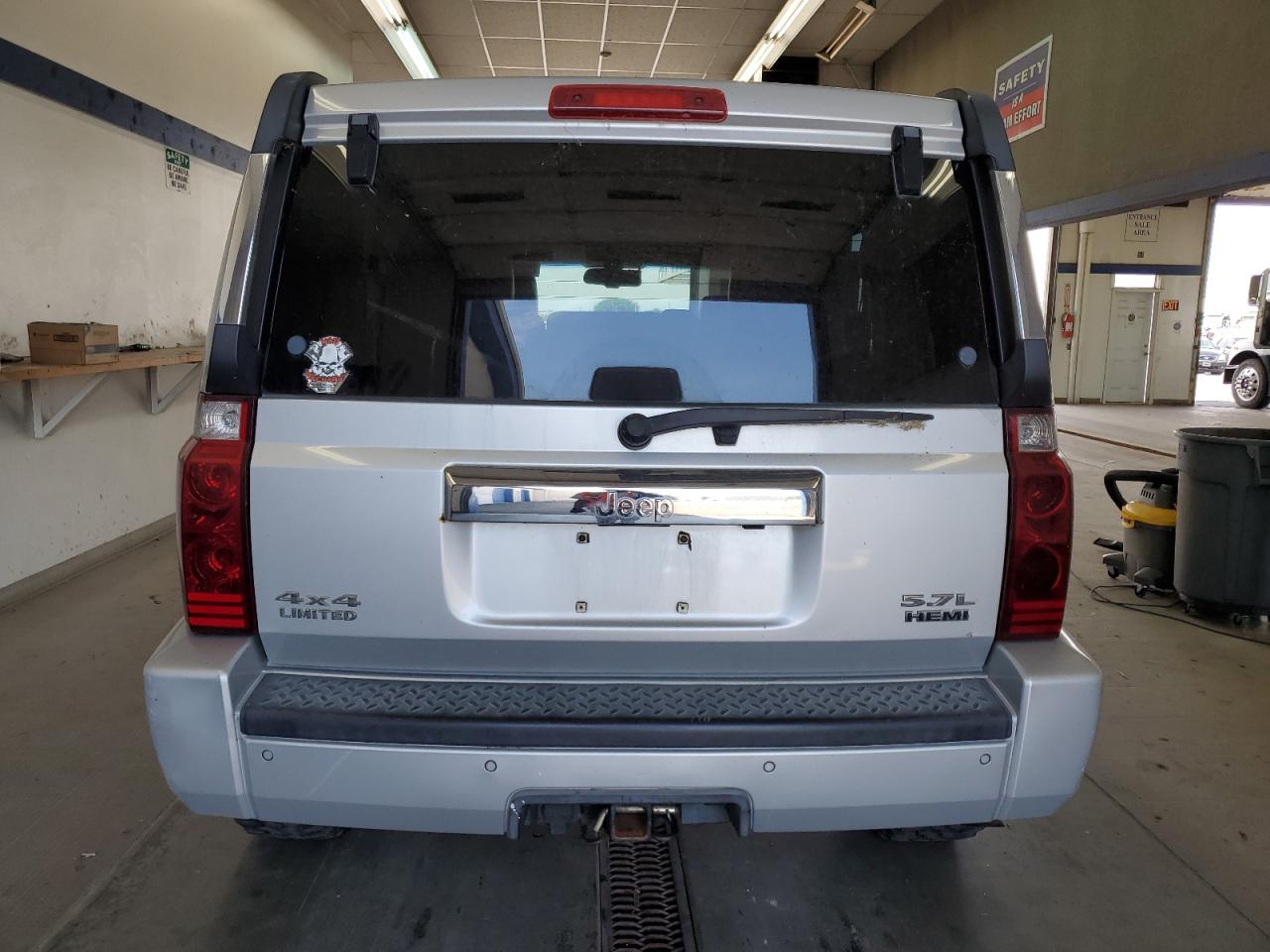 2006 Jeep Commander Limited VIN: 1J8HG58296C124107 Lot: 64337275